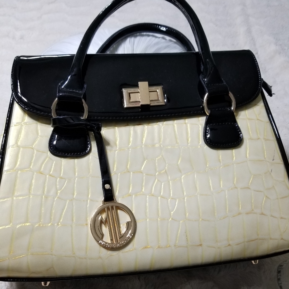 Julia & Michael - image 1